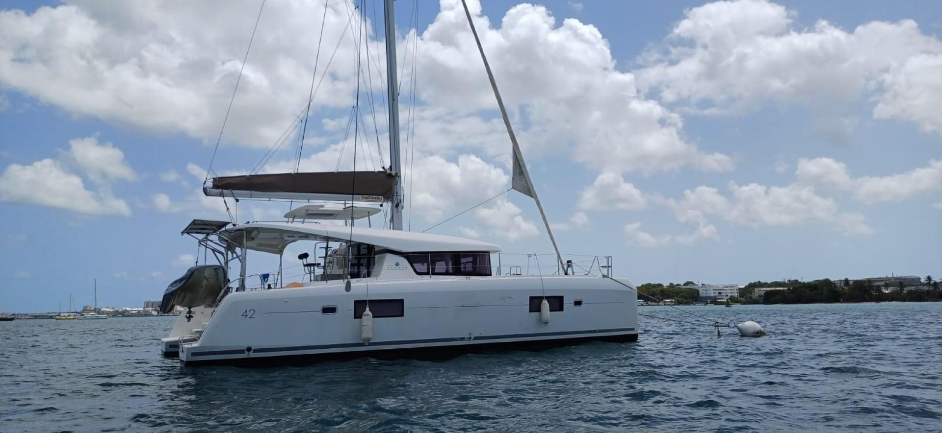 Lagoon 42
