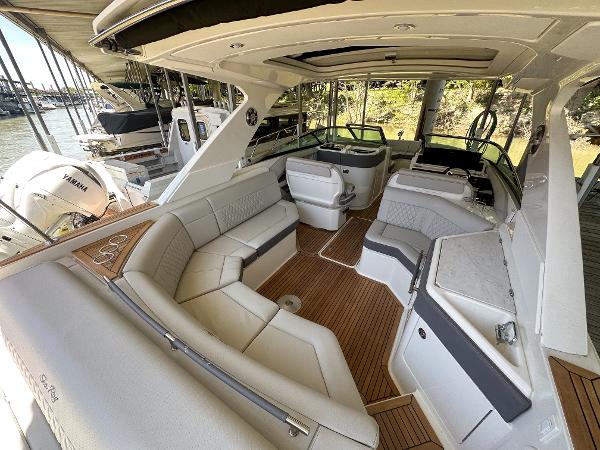 2023 Sea Ray SLX 310 Outboard