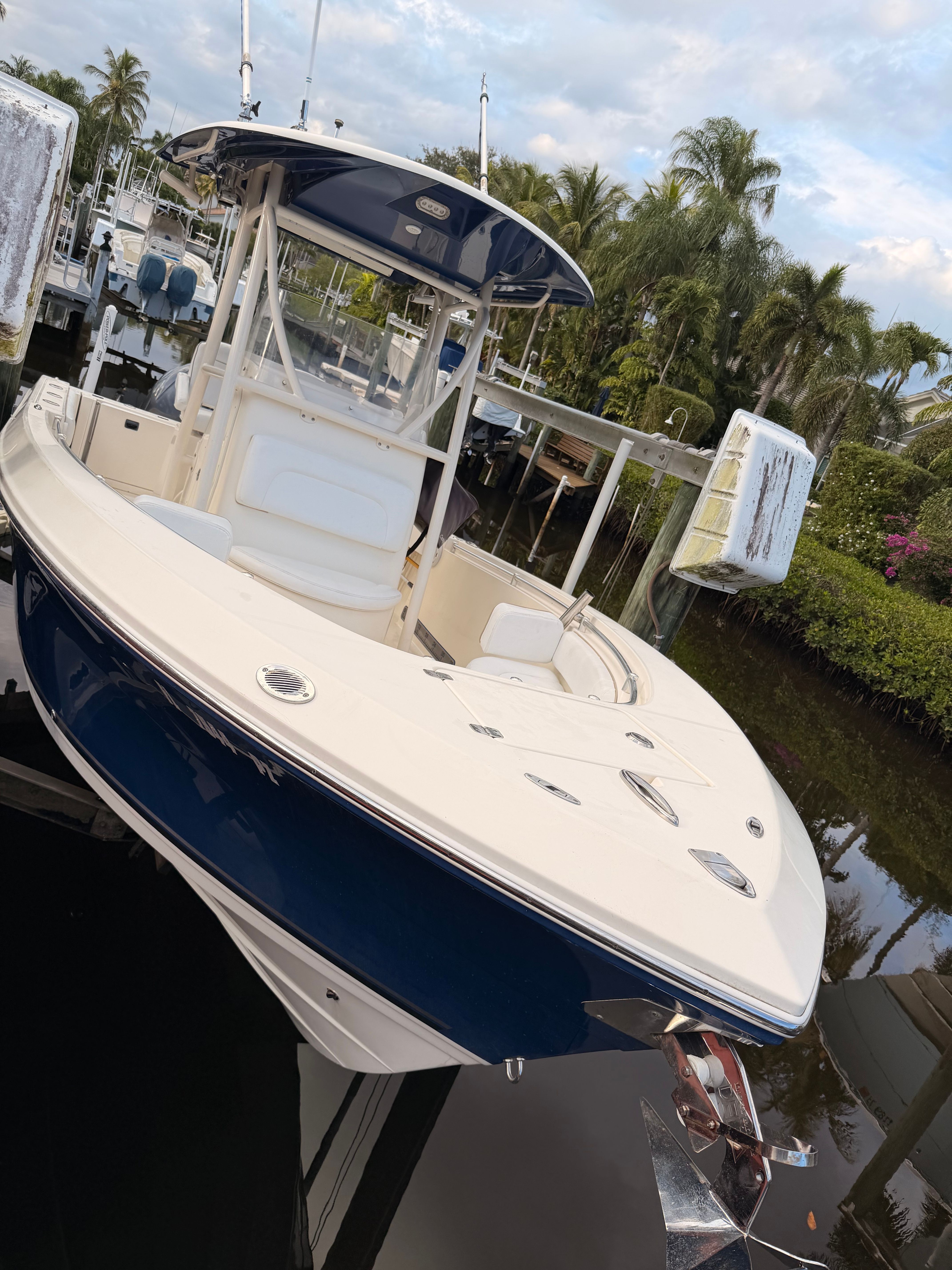 2015 Cobia 237 Center Console