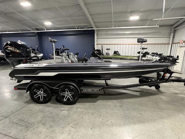 2010 skeeter zx200 store