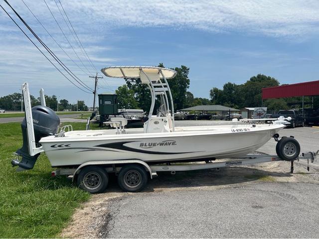 2016 Blue Wave 2200 Pure Bay