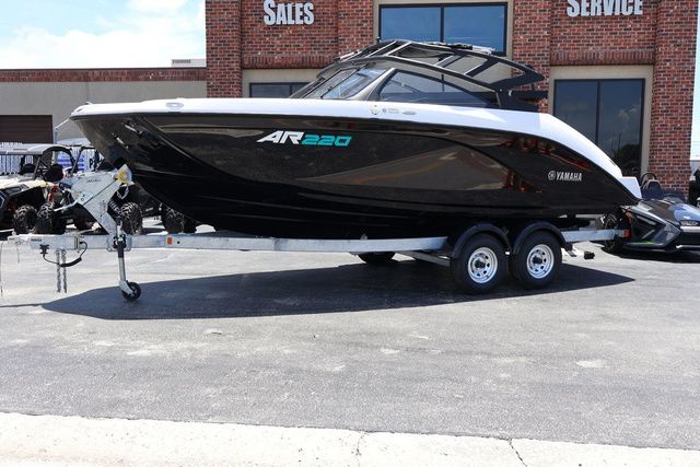 Yamaha Boats AR220-BLACK-GALVANIZED