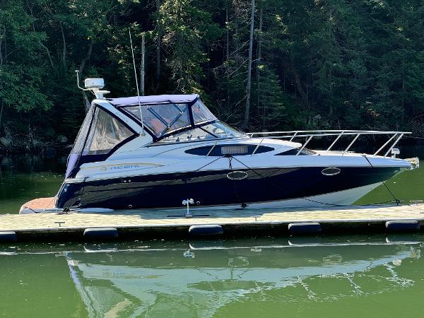 2011 Regal 3060 Express Cruiser