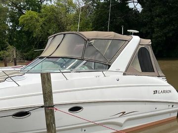 2003 Larson Cabrio 310 Mid-Cabin