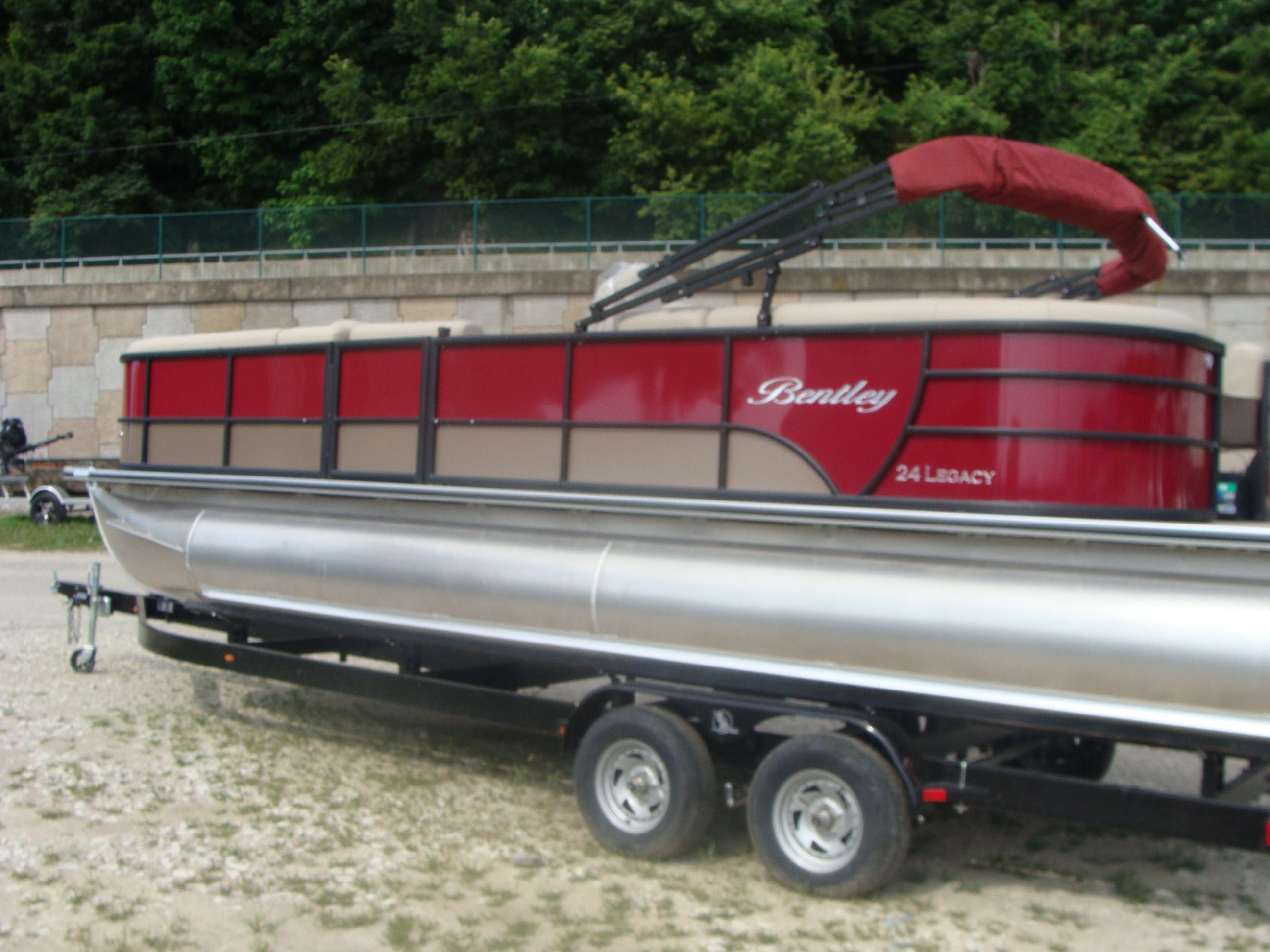 2023 Bentley Pontoons 243 Navigator