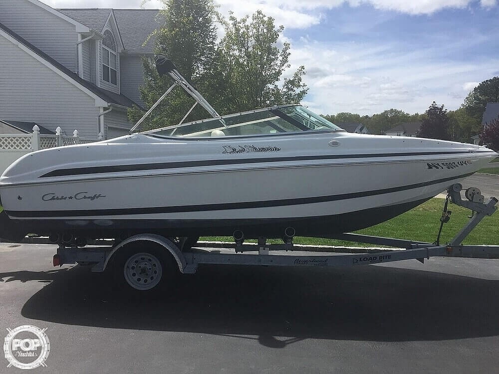 Chris-Craft Bowrider 200 2001 Chris-Craft 200 Bowrider for sale in Center Moriches, NY
