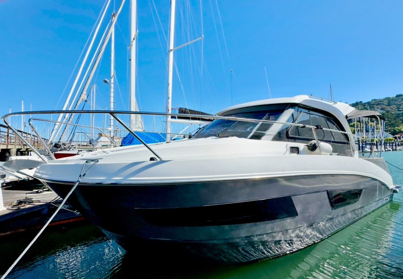 2021 Beneteau Antares 9