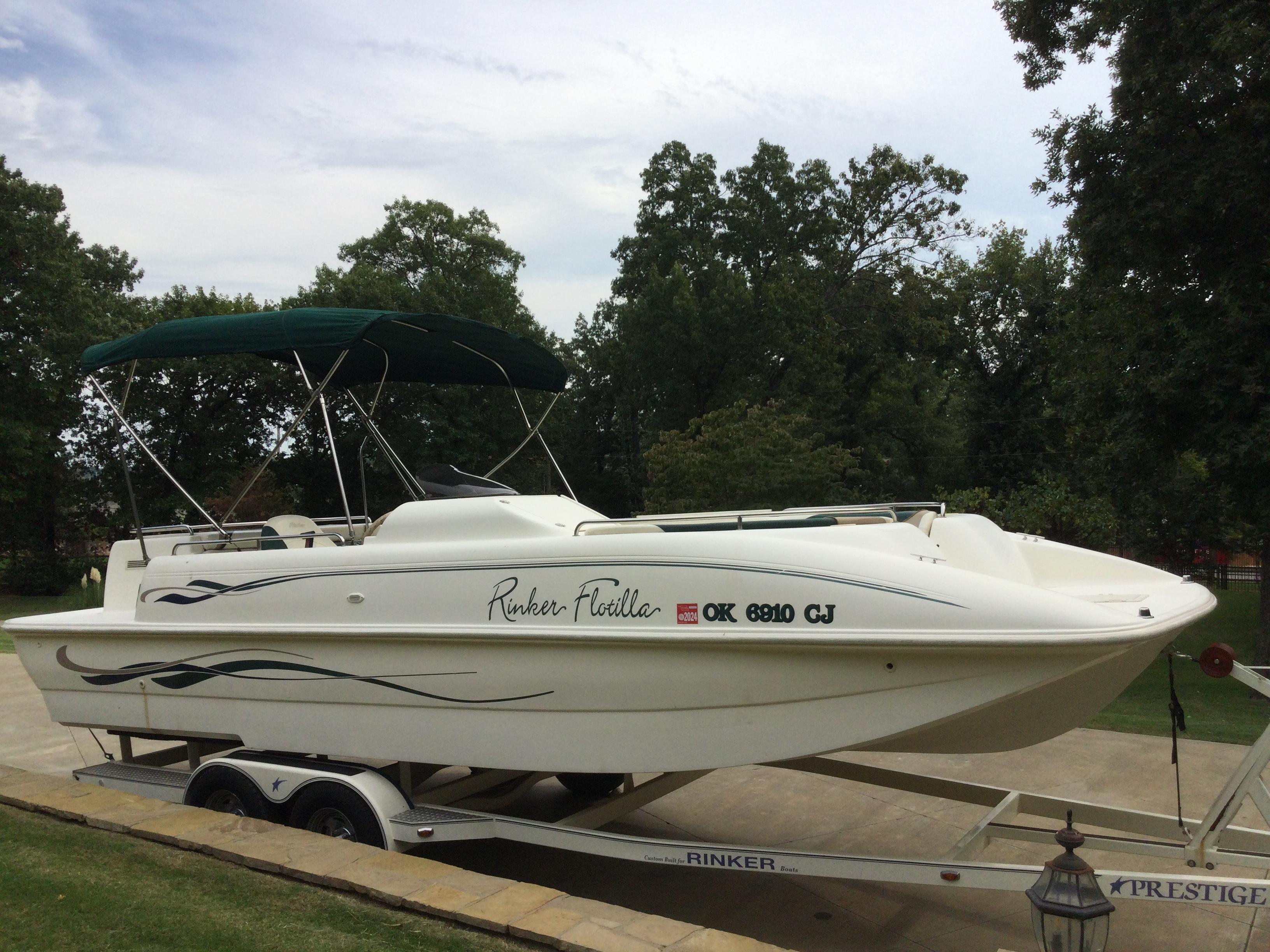 1999 Rinker Flotilla