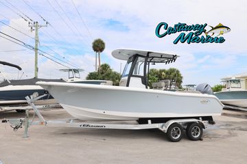 2026 Sea Hunt Ultra 235 SE