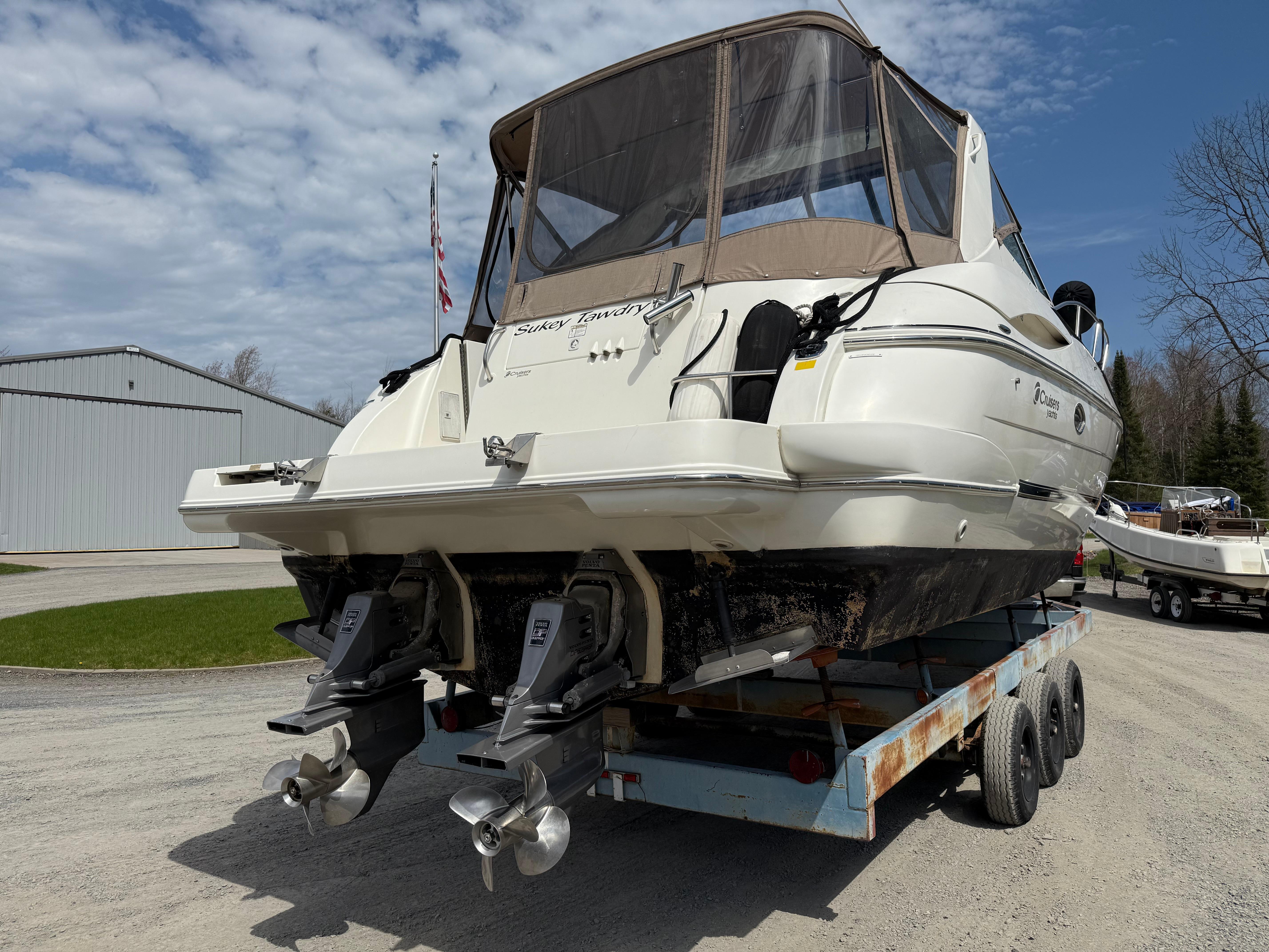 2002 Cruisers Yachts 3470 Express