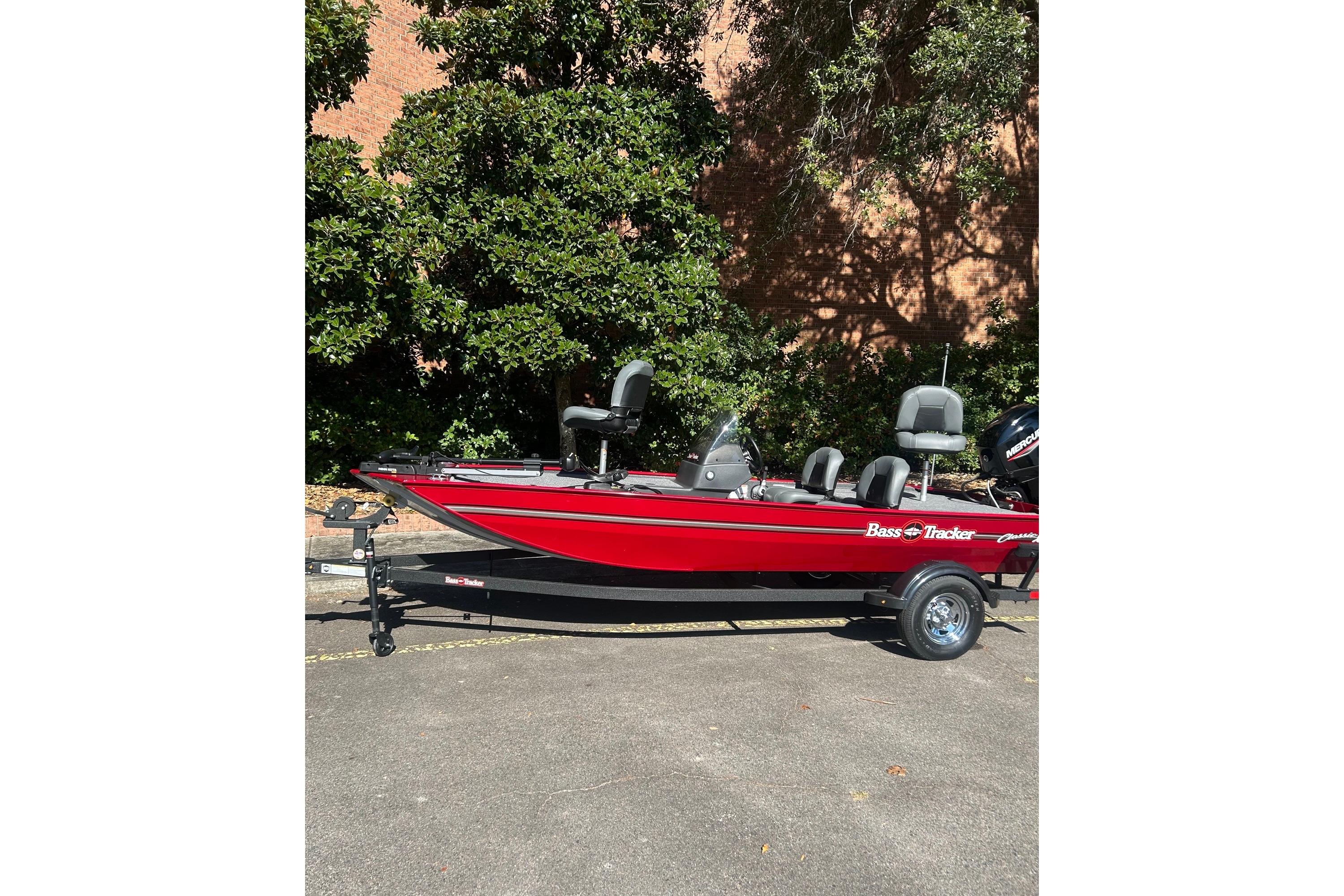 2026 Tracker Bass Tracker Classic XL