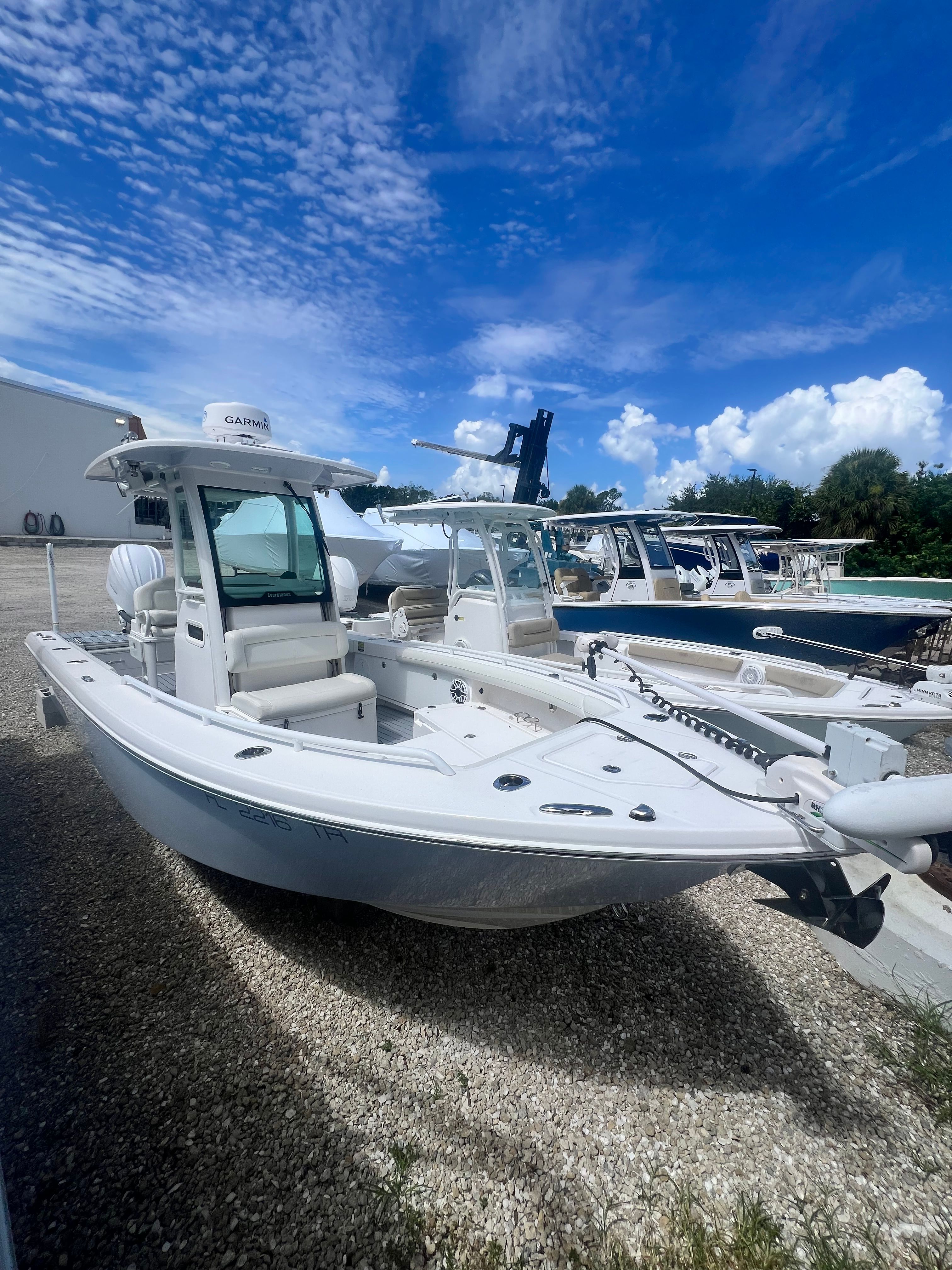2021 Everglades 253 CC
