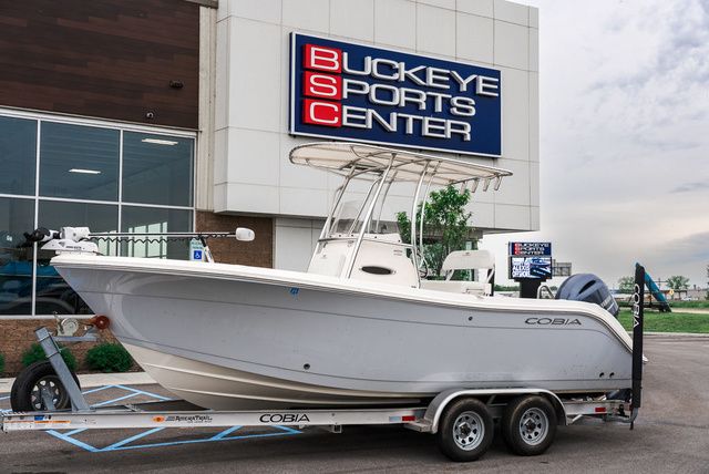 2022 Cobia 220 Center Console