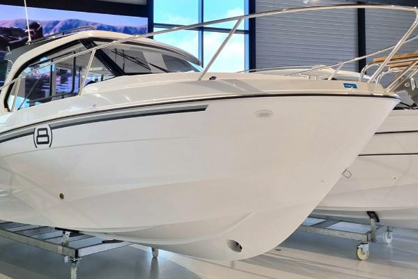 2023 Beneteau Antares 8 OB