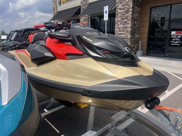 2025 Sea-Doo RXP-X 325 (WITH SOUND SYSTEM)