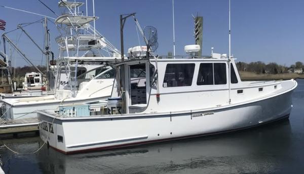 1990 Holland 38