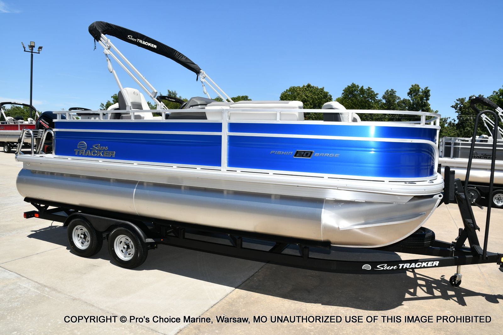 2026 Sun Tracker Fishin' Barge 20 DLX