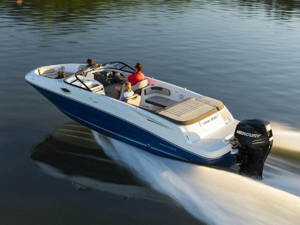 Bayliner VR6 Review: Best Bowrider? - Boats.com