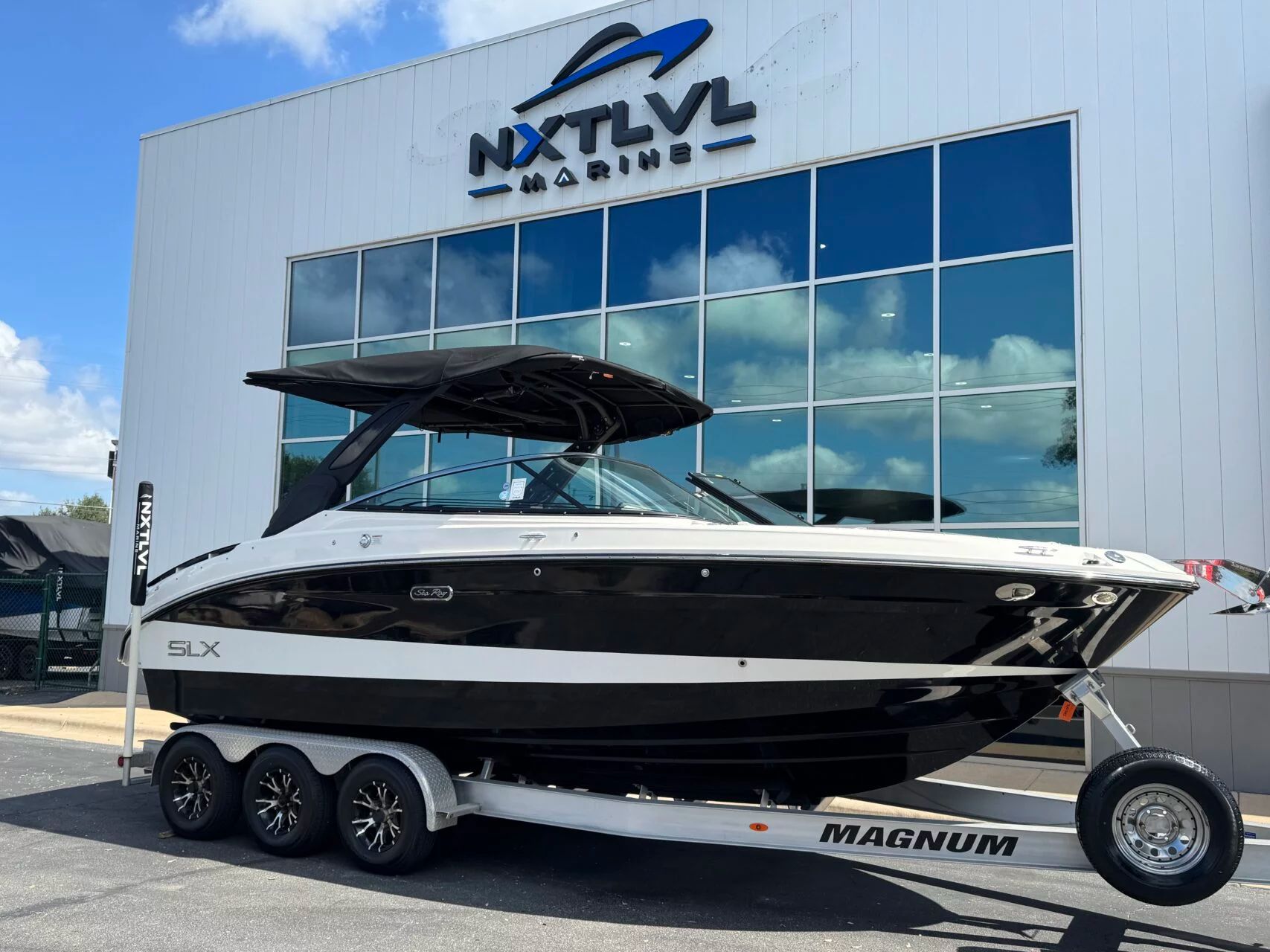 2024 Sea Ray SLX 260 Surf