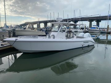 2022 Everglades 295 Center Console