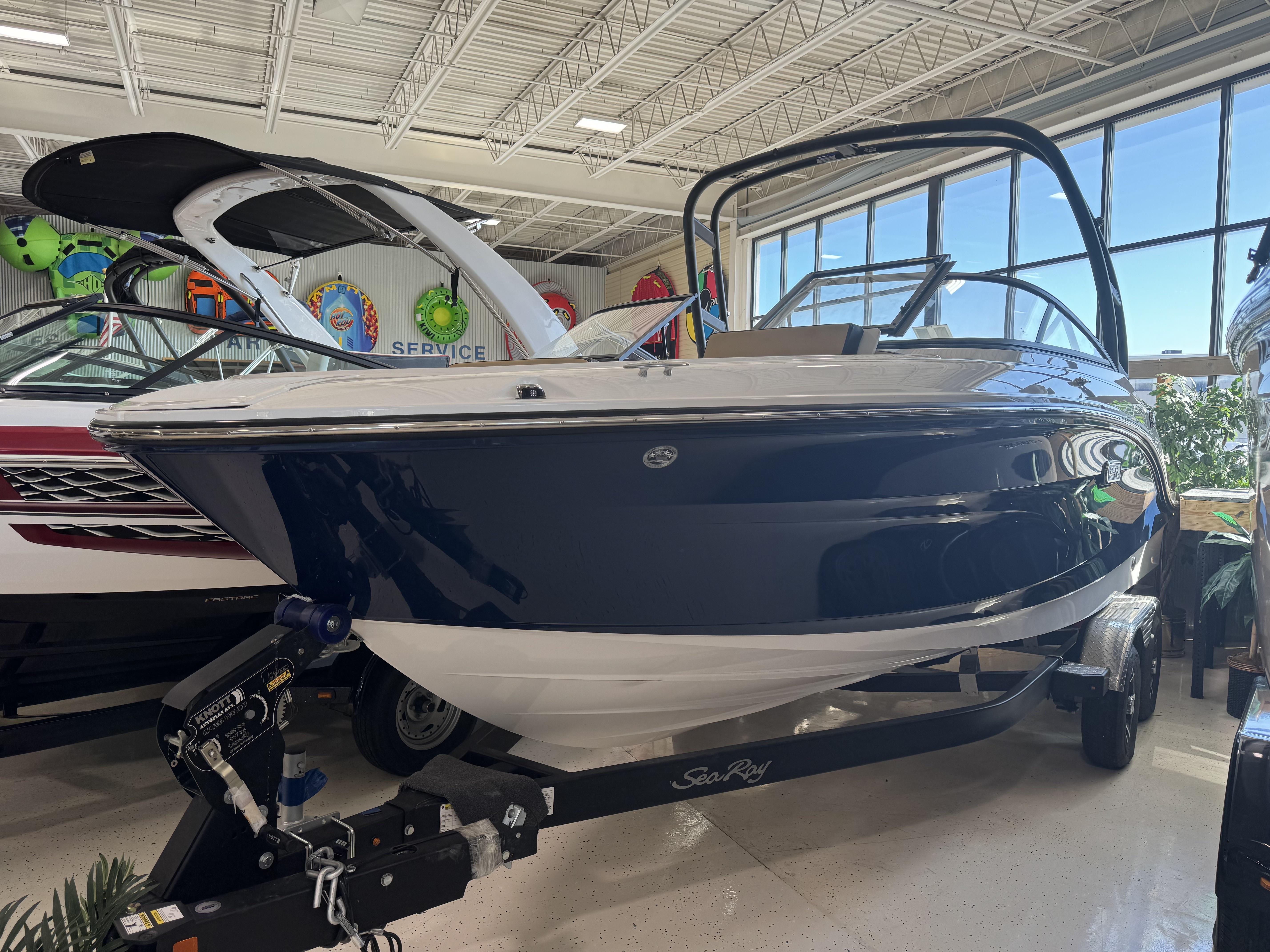 Sea Ray SPX 210