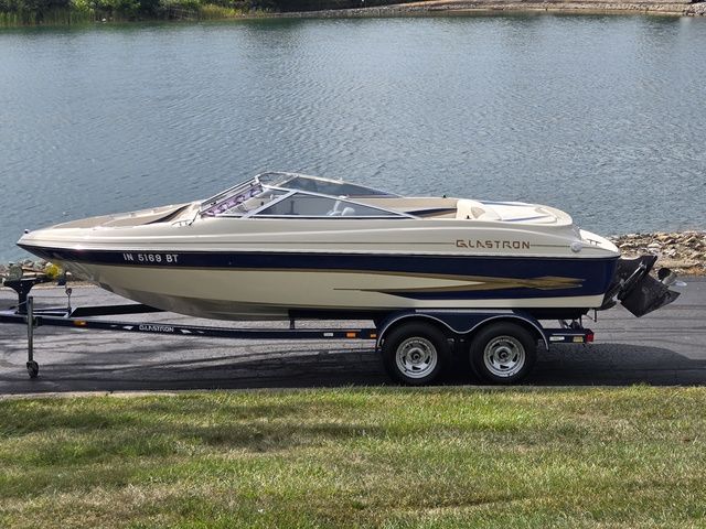 2001 Glastron GX 205