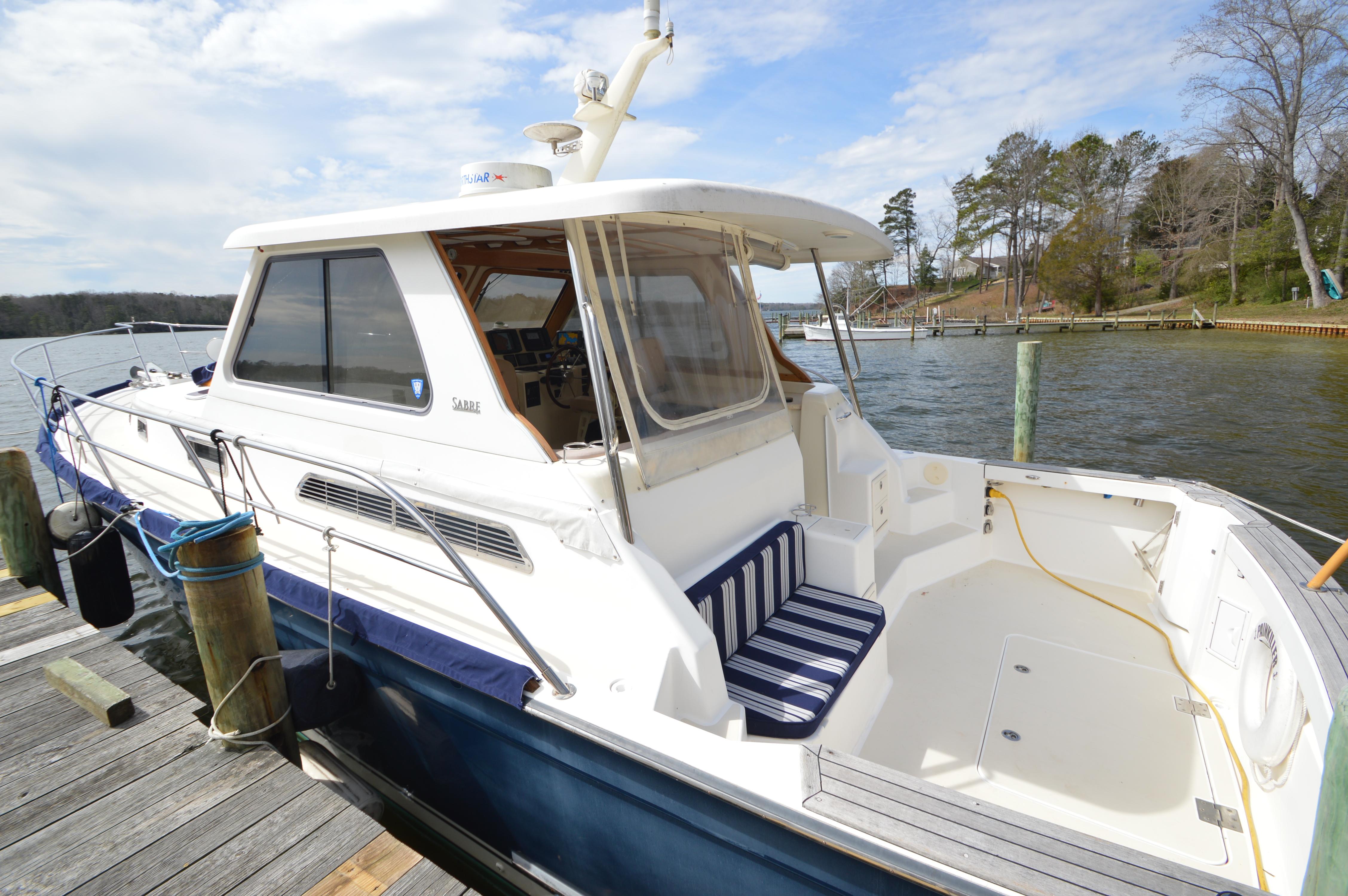 2005 Sabre 38 Salon Express