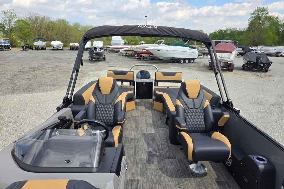 2025 Avalon QUAD LOUNGER SHIFT