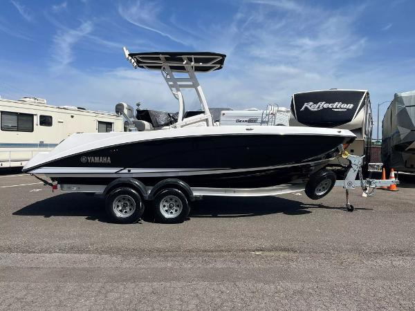 2022 Yamaha Boats 210 FSH Sport