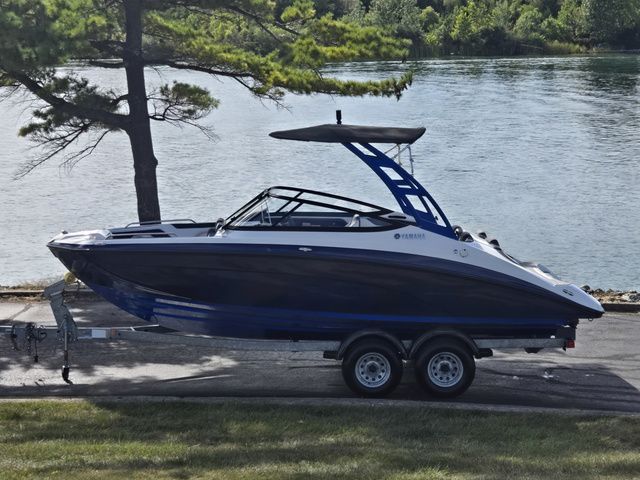 2020 Yamaha Boats AR210