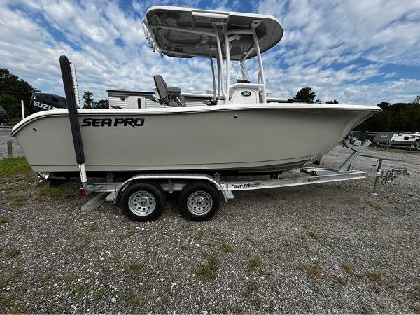2022 Sea Pro 219 Deep V CC