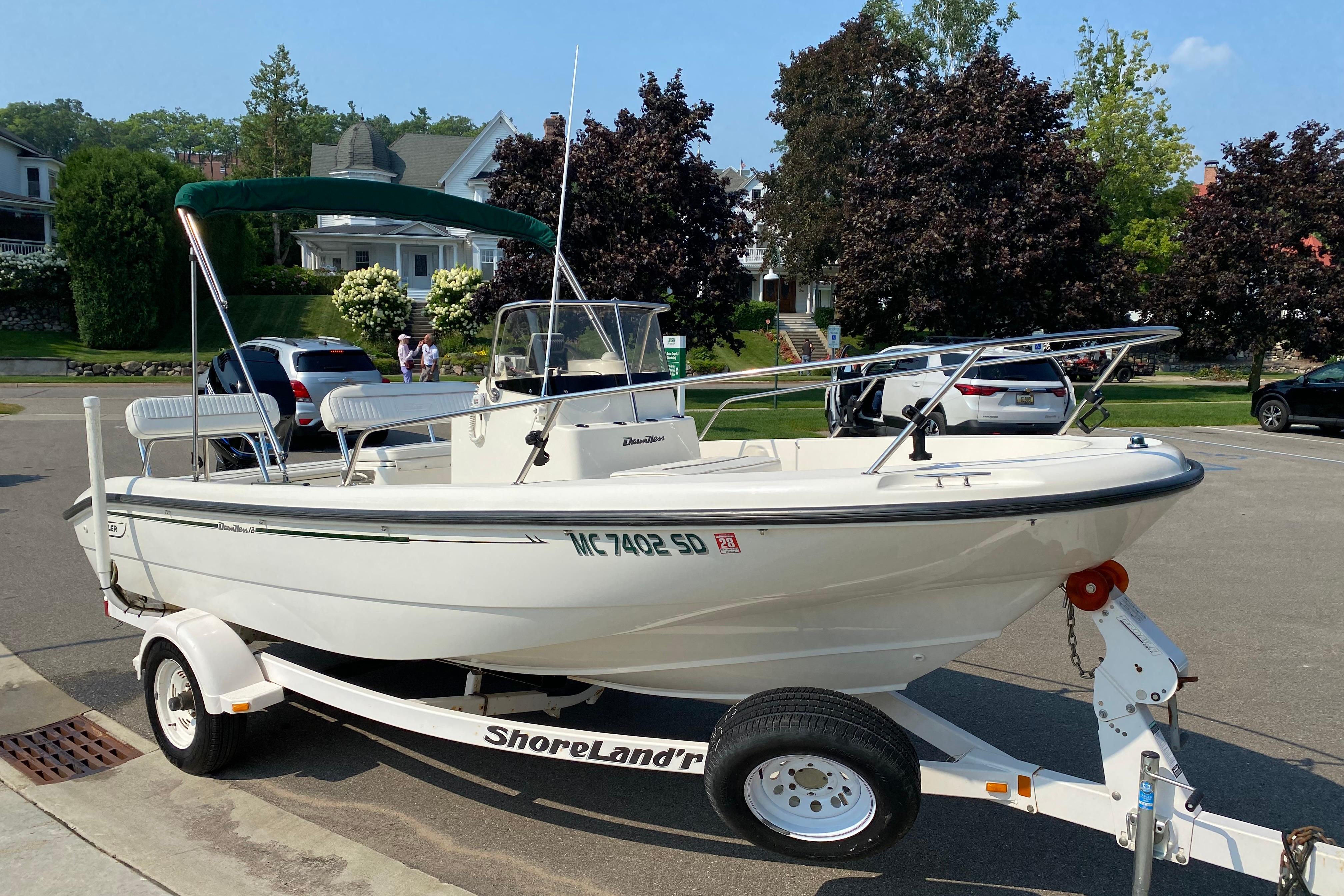 2000 Boston Whaler 18 Dauntless