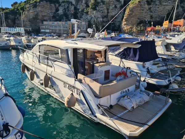 Sealine C330