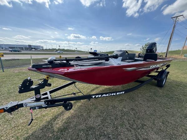 2025 Tracker Pro 170