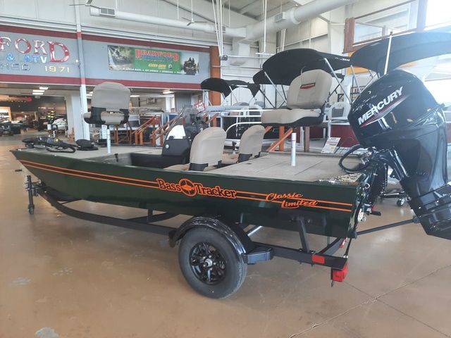 2026 Tracker CLASSIC LTD