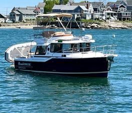 Ranger Tugs R-29 CB Starboard View