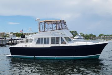 2003 Mainship 43 Trawler Aft Cabin