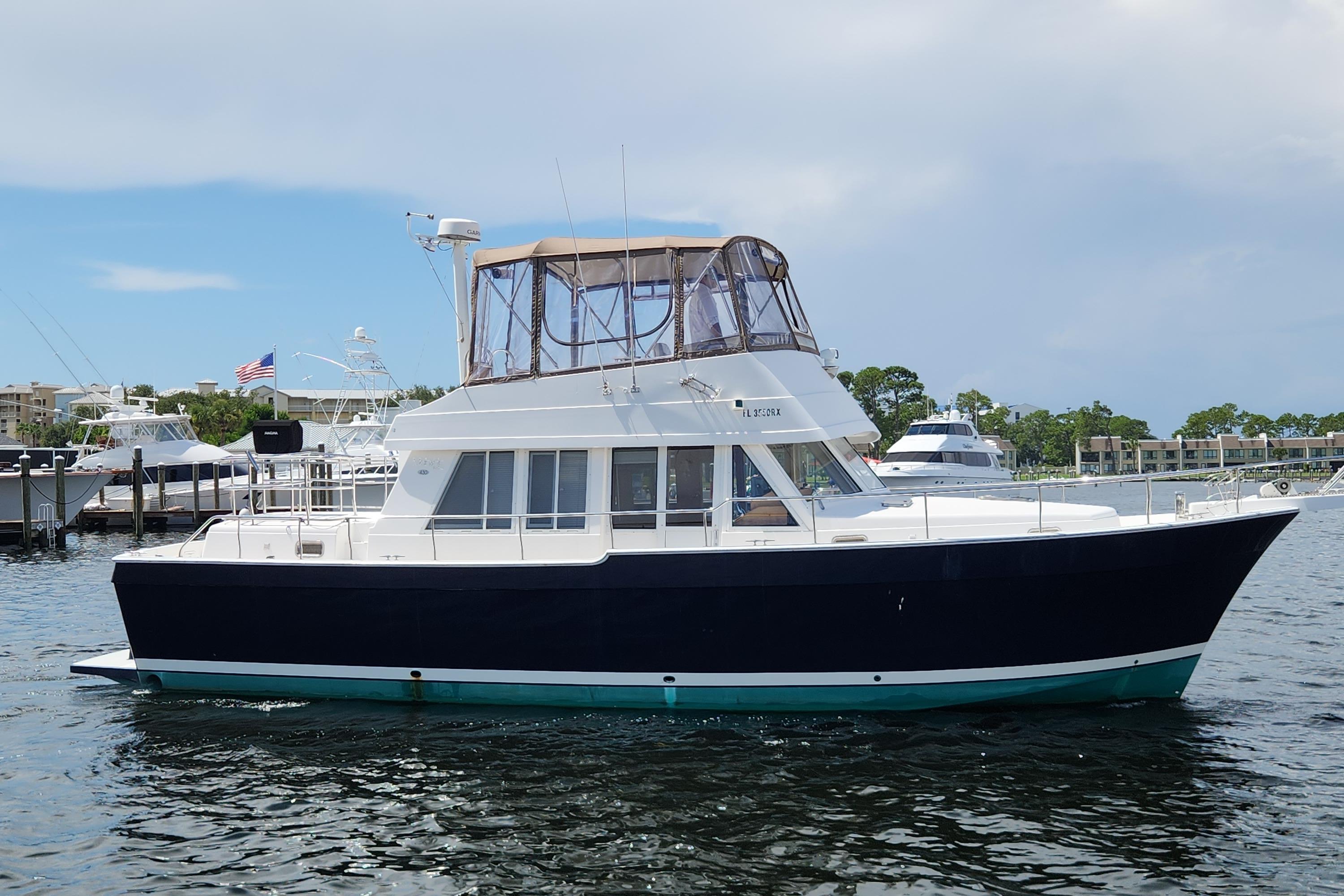 2003 Mainship 43 Trawler Aft Cabin