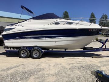 2009 Larson Cabrio 240