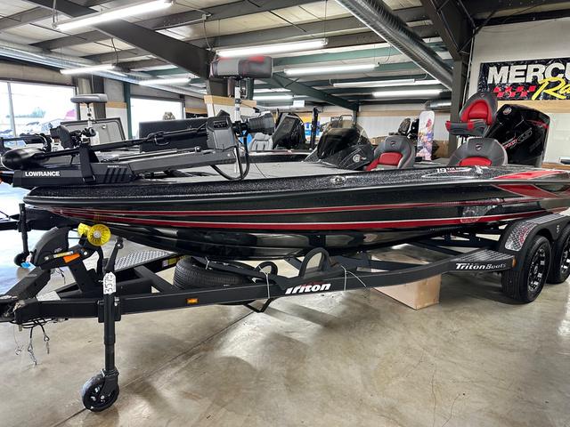 Triton 19TRX Patriot