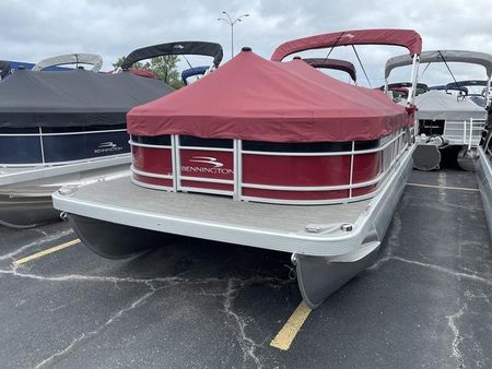 Bennington® Pontoon Boats for Sale, Pittsburg, MO
