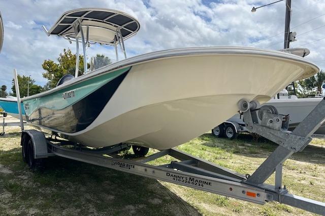 2017 Carolina Skiff 238 DLV