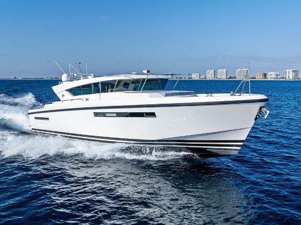 2018 Delta Powerboats 54 IPS