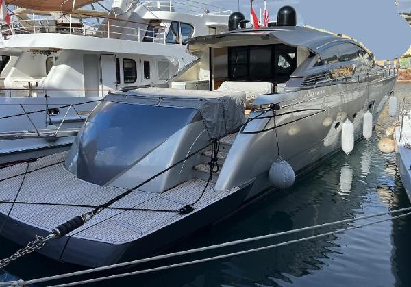 Pershing 80' 1