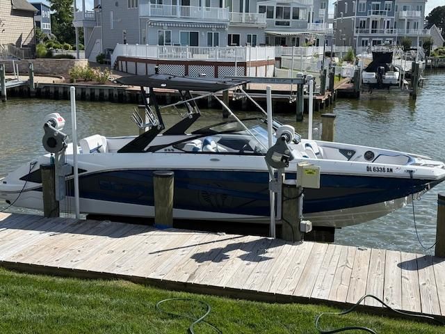 2022 Scarab 255 ID