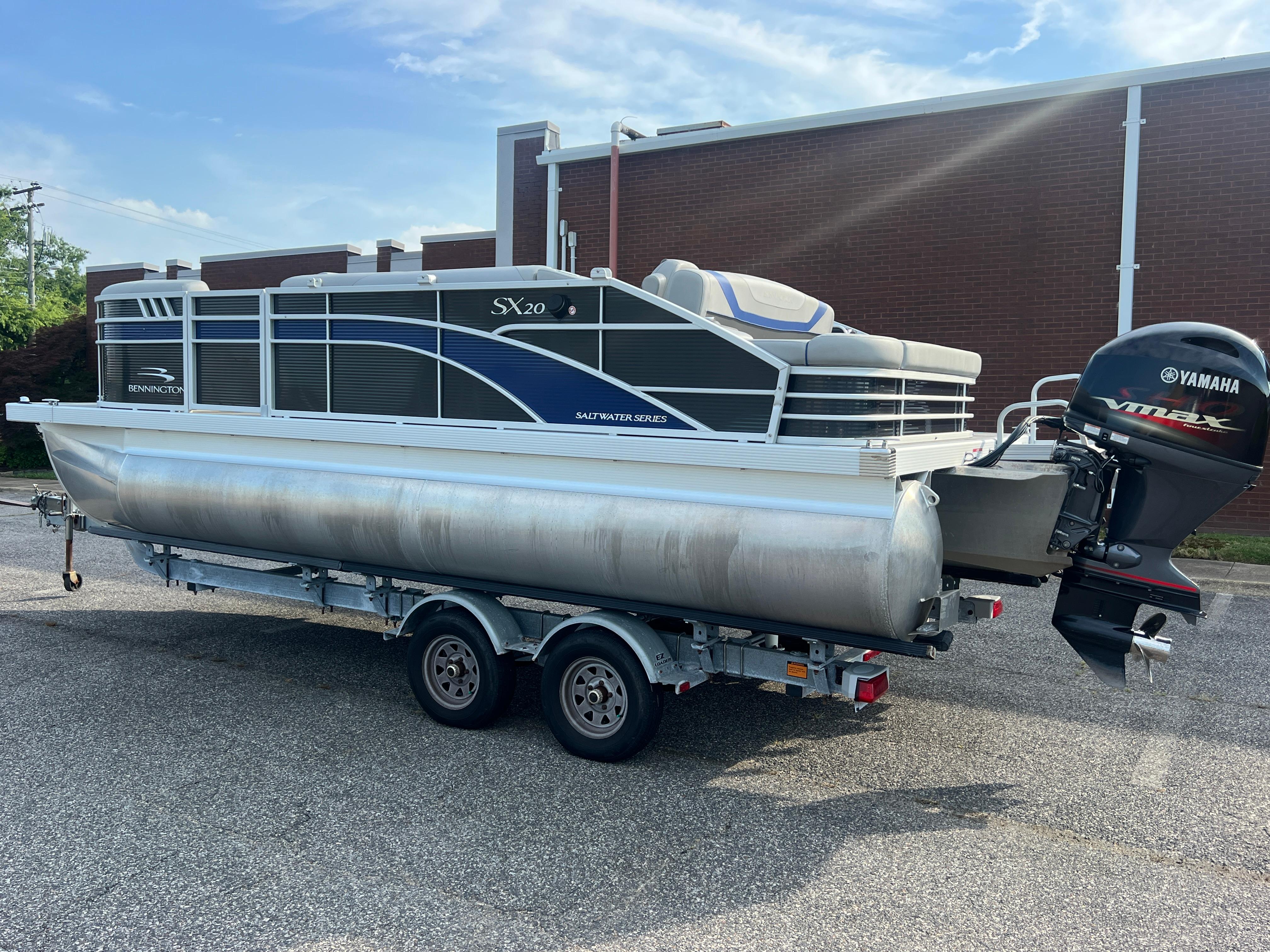 2022 Bennington SX 20 Swingback