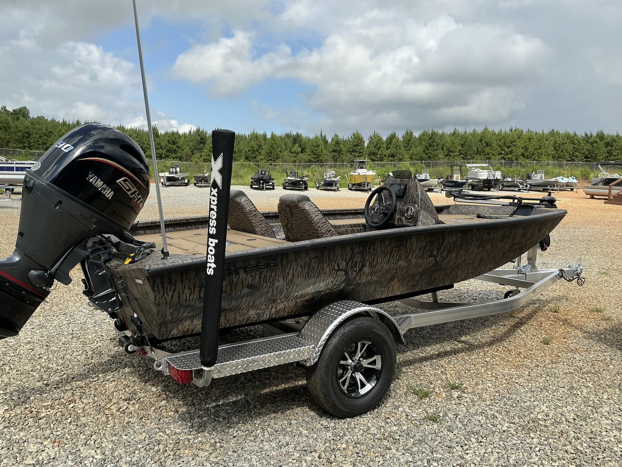 2026 Xpress Hyper-Lift Crappie Series H17 C