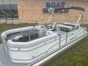2026 Princecraft Vectra 23 RL Dinette Swingback Pontoon & Mercury 4-Stroke EFI
