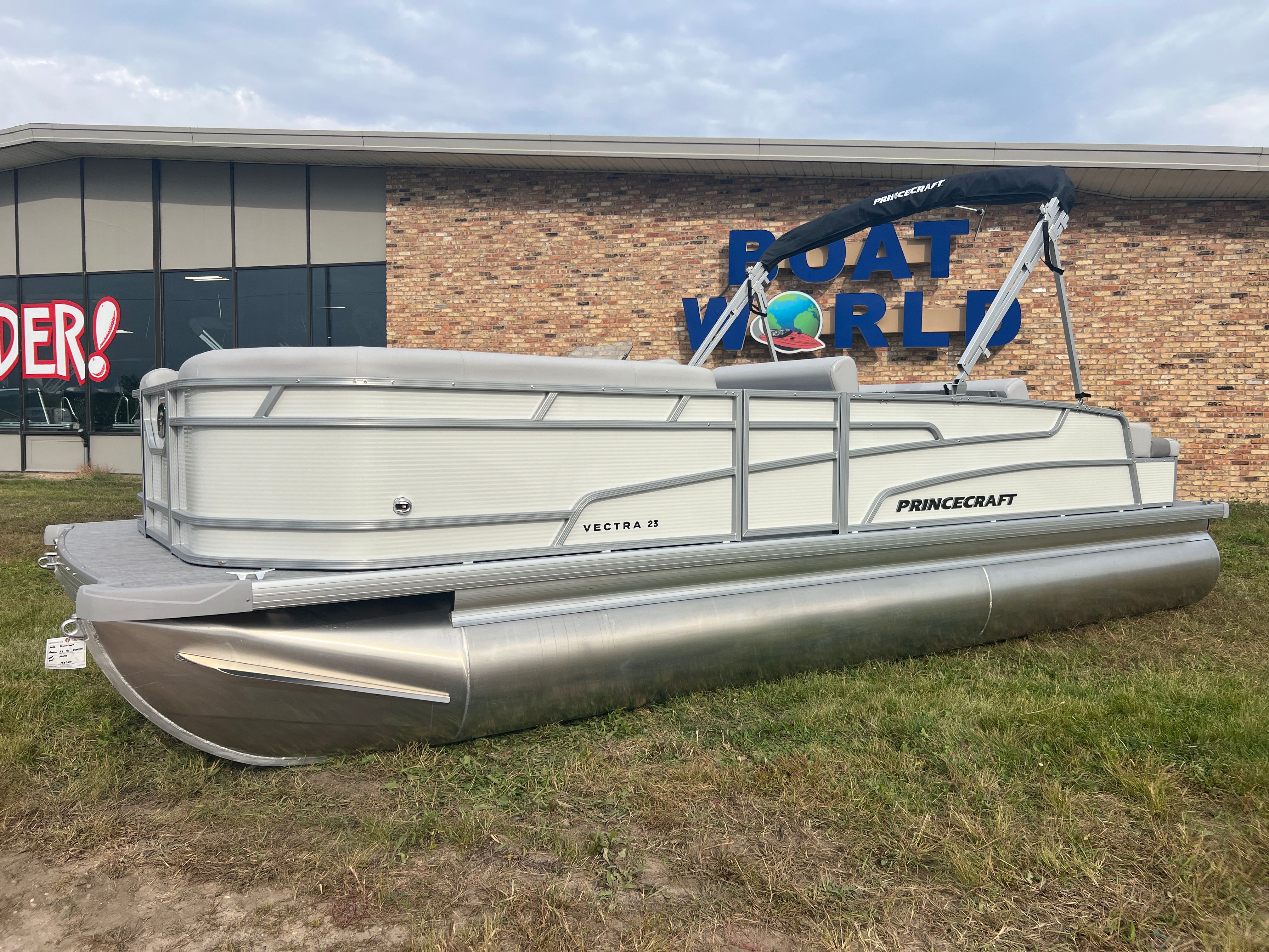 2026 Princecraft Vectra 23 RL Dinette Swingback Pontoon & Mercury 4-Stroke EFI