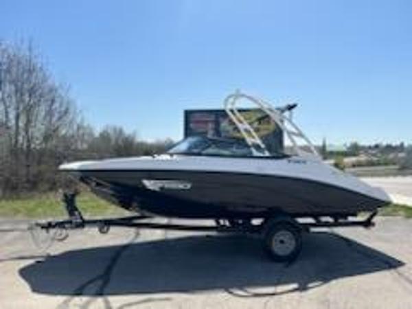Yamaha Boats AR190 2025 Yamaha Boats AR190 on trailer under clear blue sky.